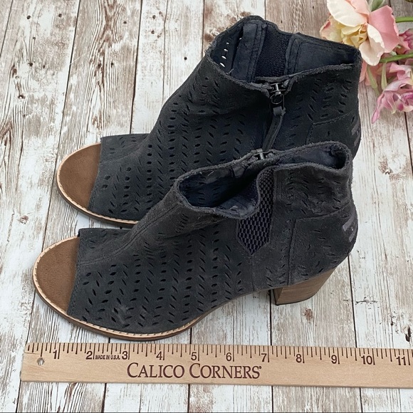 TOMS Majorca Open Toe Gray Perforated Booties Size 7 - Picture 10 of 16
